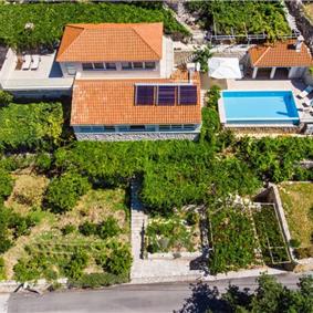 4 Bedroom Villa with Pool in Mlini, near Dubrovnik, sleeps 8-10